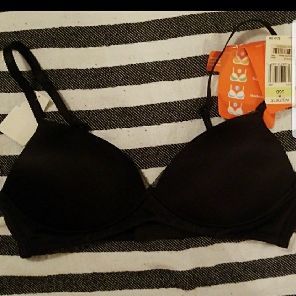 Nwt black wireless bra
